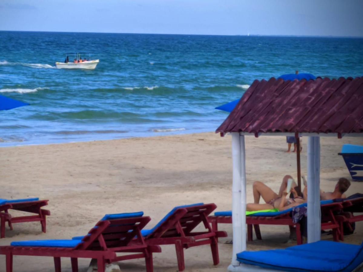 Blue Sand Beach Resort Тринкомали Экстерьер фото
