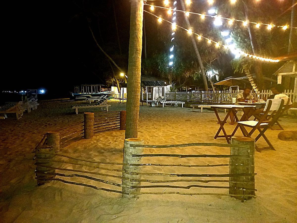 Blue Sand Beach Resort Тринкомали Экстерьер фото