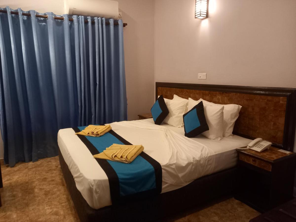Blue Sand Beach Resort Тринкомали Экстерьер фото