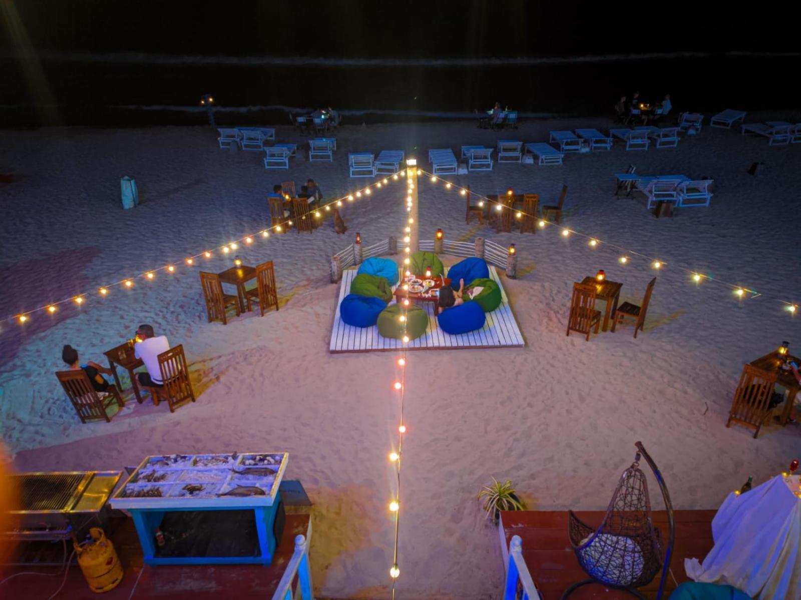 Blue Sand Beach Resort Тринкомали Экстерьер фото
